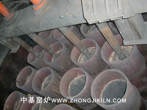 卸錠機工作中